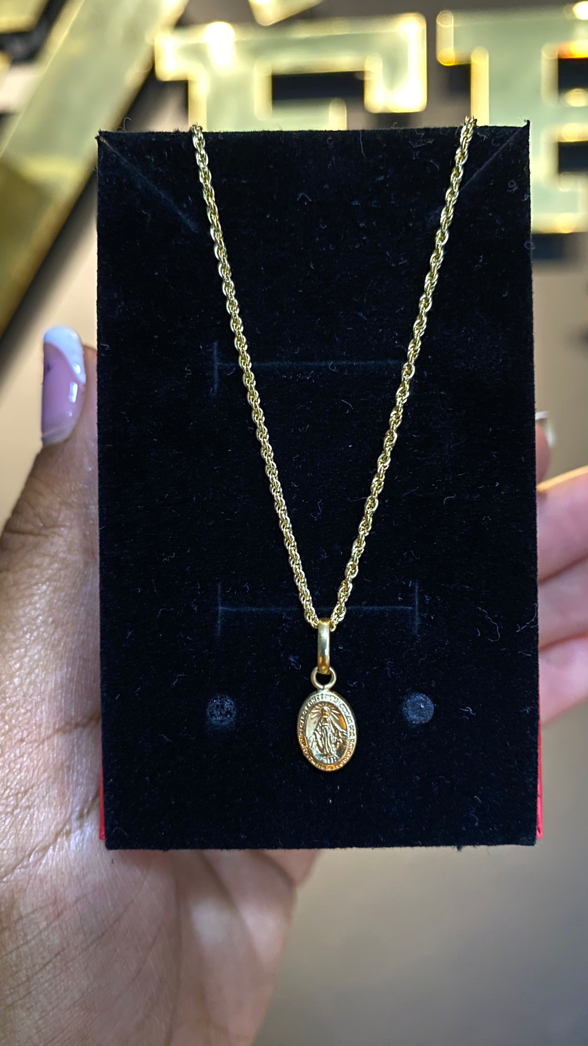 Set Cadena Lazo + Dije Virgen Milagrosa