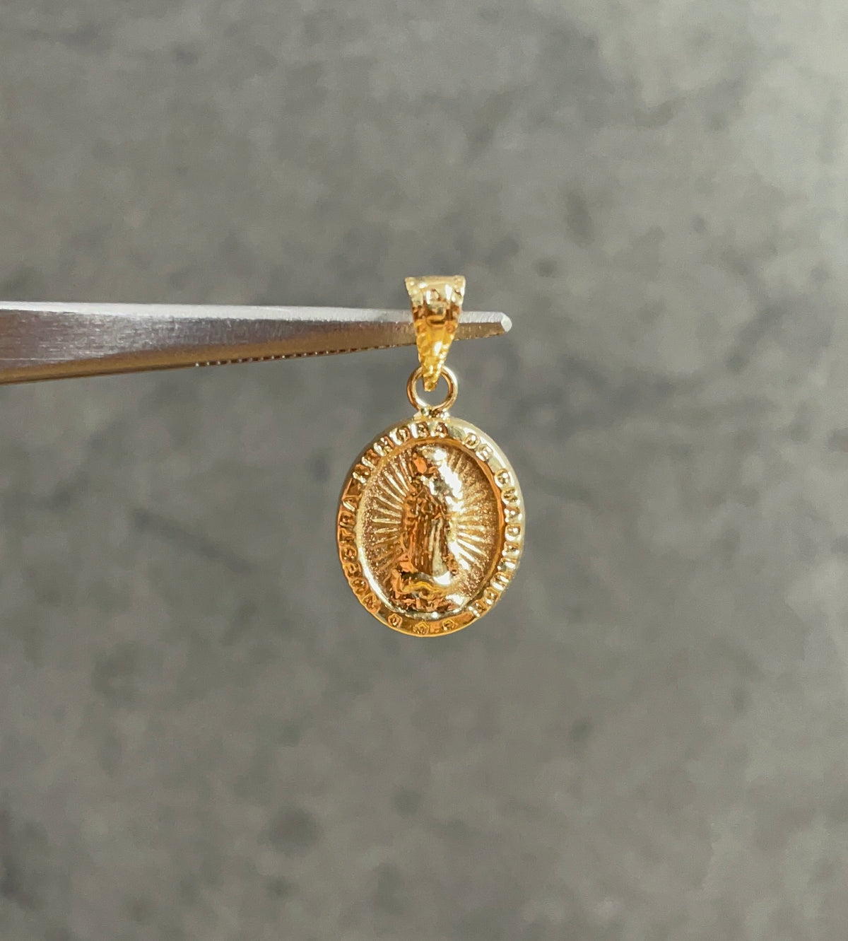 Dije Troquel | Virgen Guadalupe Bordes Letras